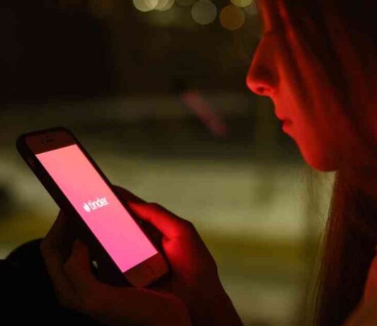 Tinder, Kamera Rulosunu İnceleyen AI Özelliklerini Test Ediyor tinder-kamera-rulosunu-inceleyen-a-zelliklerini-test-ediyor